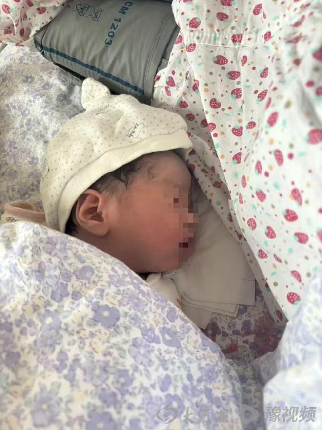 媒體：安徽27天嬰兒治療黃疸死亡家長(zhǎng)認(rèn)為醫(yī)院不負(fù)責(zé)任導(dǎo)致、院方稱系罕見病(圖1)